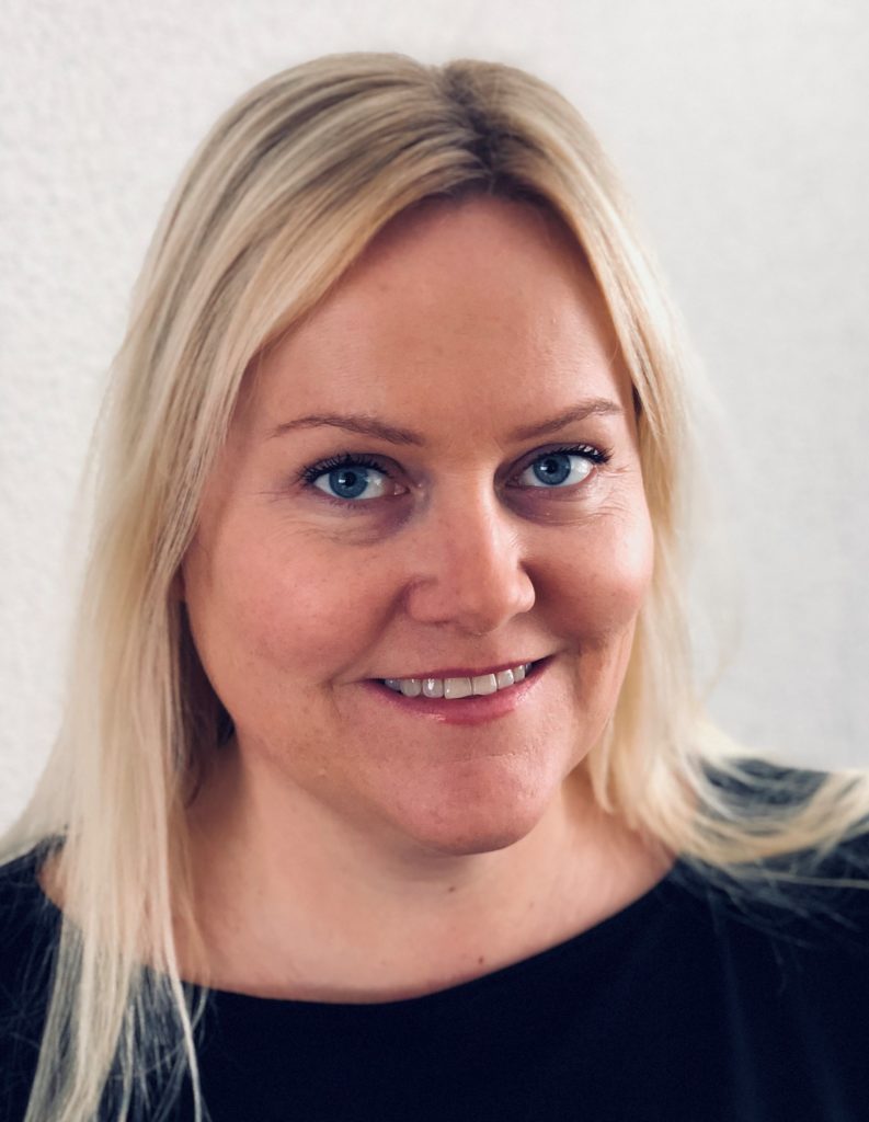 Portrettbilde av Siri Antonsen, ansvarlig for arv og testamentariske gaver i Norges Røde Kors.